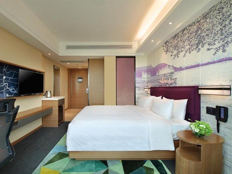 Hampton By Hilton Wuhan Tianhe Airport East Екстер'єр фото