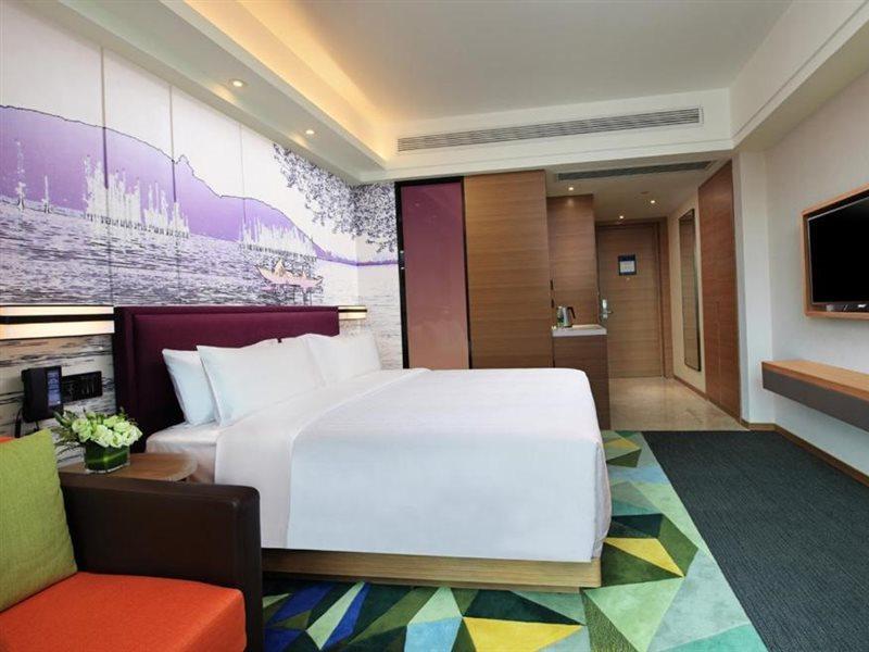 Hampton By Hilton Wuhan Tianhe Airport East Екстер'єр фото