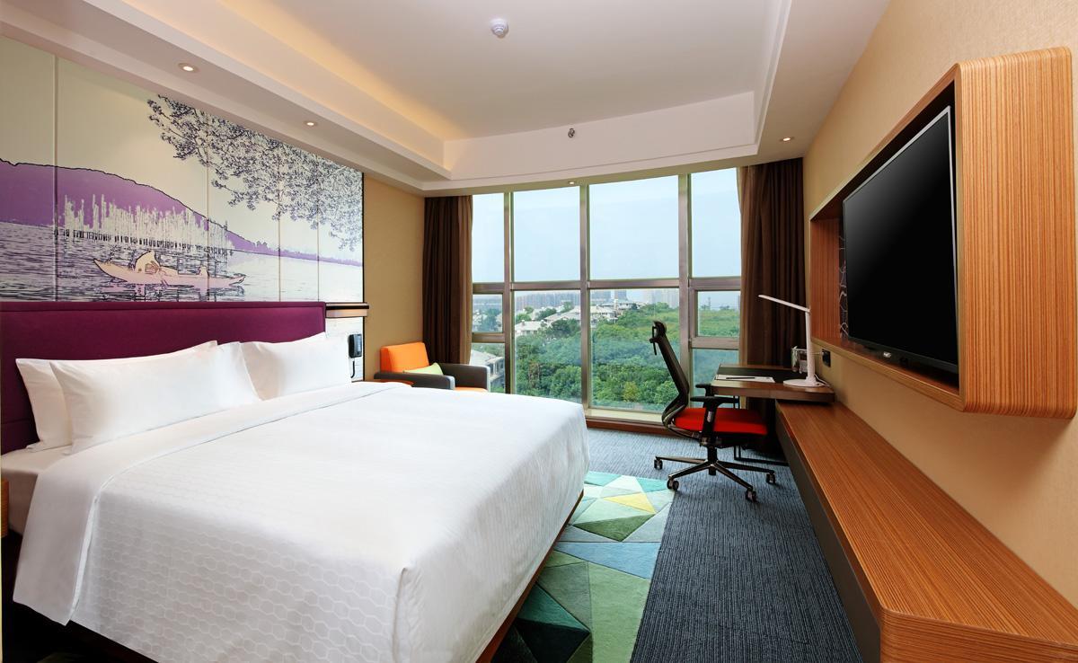 Hampton By Hilton Wuhan Tianhe Airport East Екстер'єр фото
