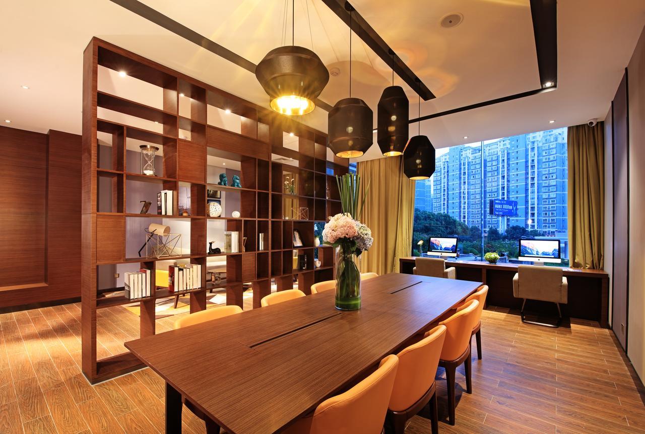 Hampton By Hilton Wuhan Tianhe Airport East Екстер'єр фото