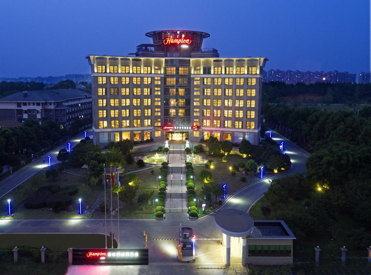 Hampton By Hilton Wuhan Tianhe Airport East Екстер'єр фото