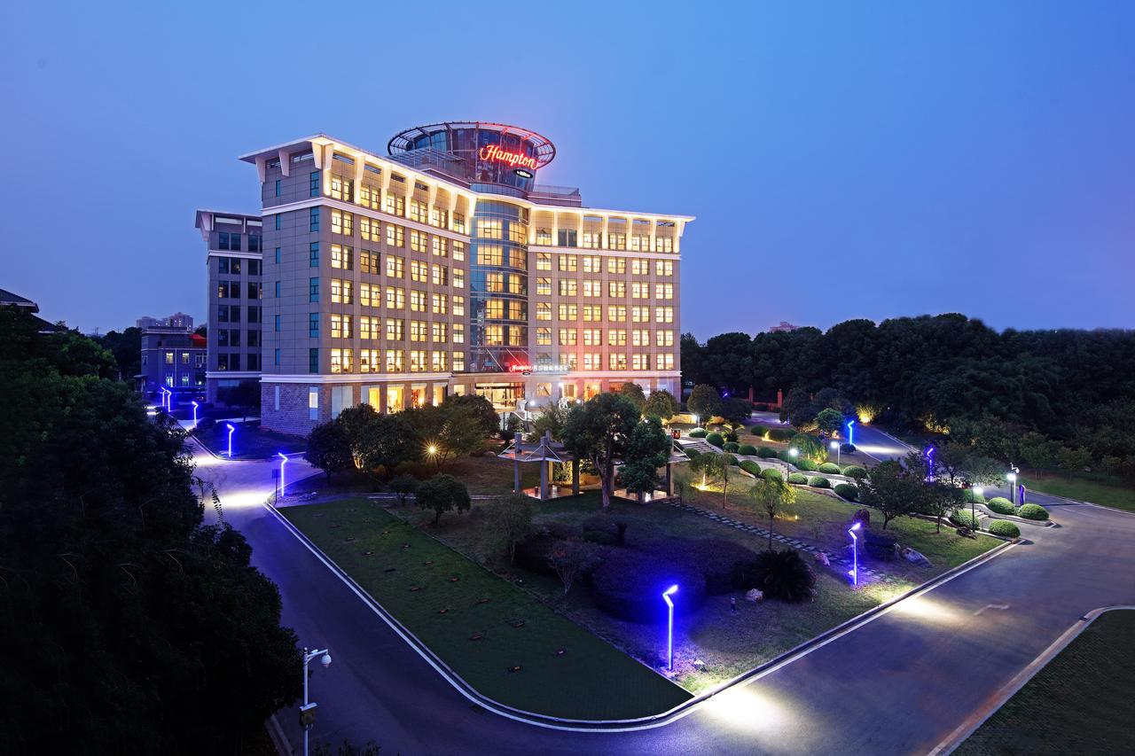 Hampton By Hilton Wuhan Tianhe Airport East Екстер'єр фото